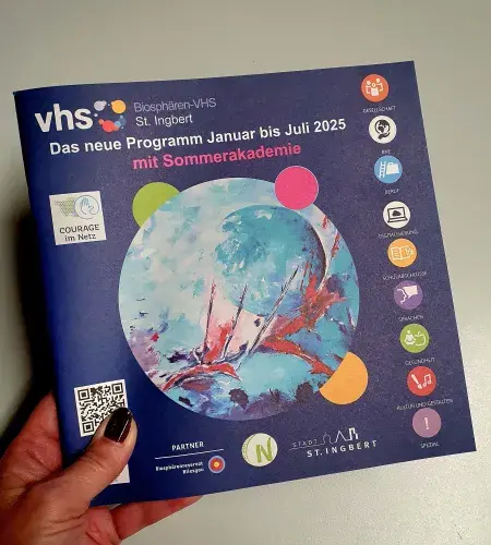 neue VHS-Broschüre 2025