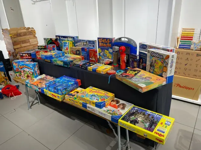 Spielzeug- Kinderkleiderflohmarkt im ehemaligen H&M-Gebäude