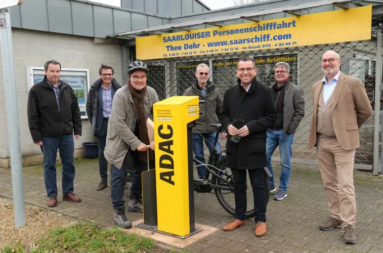 ADAC Servicesäule für Radfahrer in Saarlouis