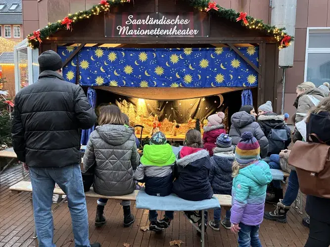 Marionettentheater auf dem Merziger Weihnachtmarkt