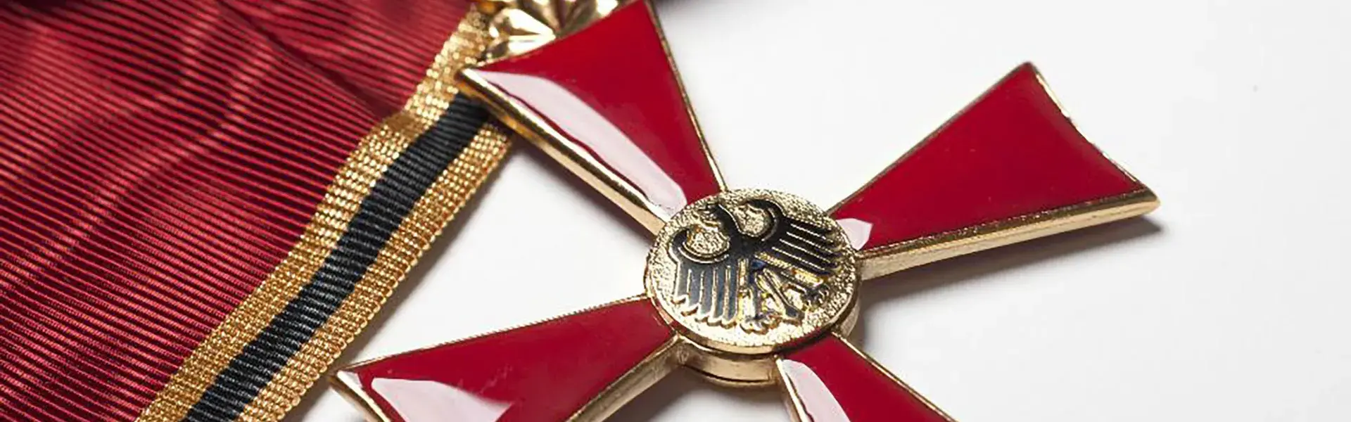 Bundesverdienstkreuz am Bande