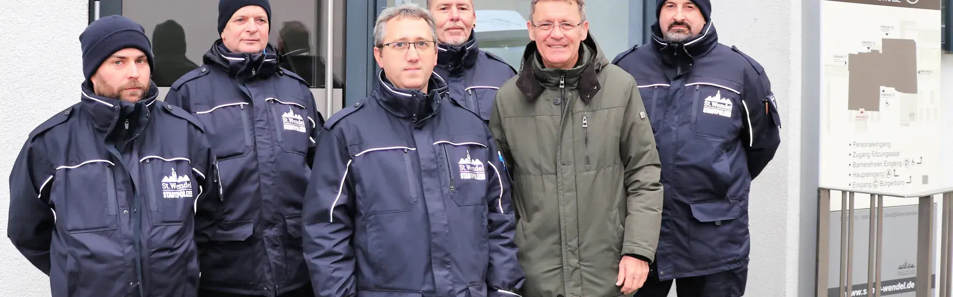 Bürgermeister Peter Klär (2.v.r.) mit dem Team der Stadtpolizei St. Wendel