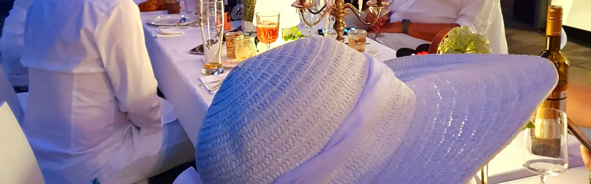 White Dinner 2023 in der Fußgängerzone